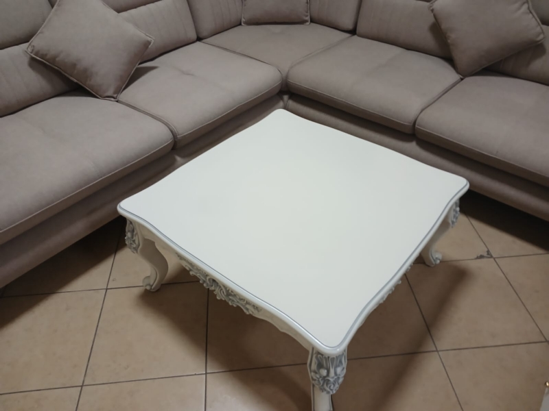Tavilin mesi klasike, Tavoline mesi me dizajn klasik, Tavoline mesi elegante klasike,Tavolin me dizenjo e veçant, Tavolinë mesi luksoze, Tavoline mesi e vogel , Tavolinë mesi katrore,