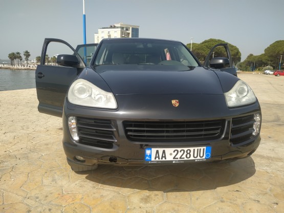 Makine me qera  Porsche Cayenne s nga Theo Global - rent a car in albania